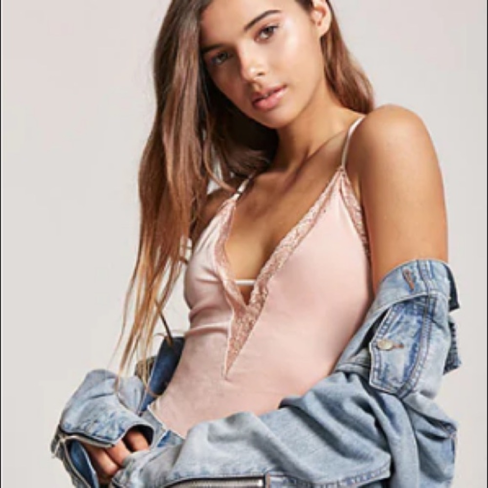 Light Pink Velvet Plunging Bodysuit 🌸